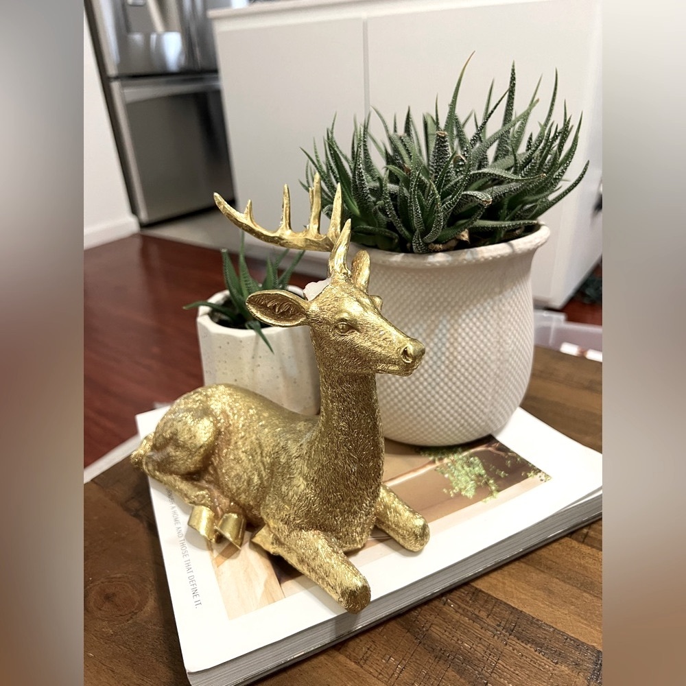 Z GALLERIE 
WOODLAND DEER GOLD 8"
FOIL SITTINg